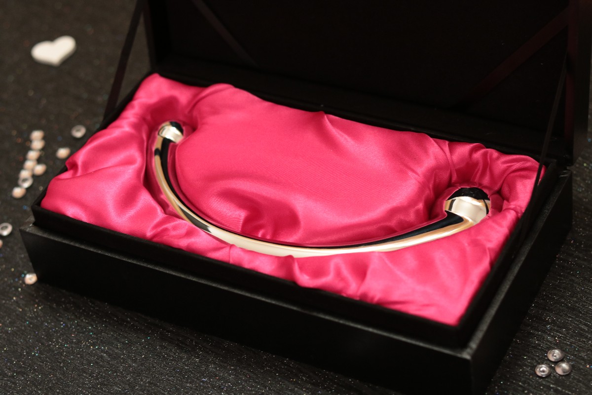 njoy Pure Wand, Dildo aus Metall, Metall Sextoy, Pure Wand