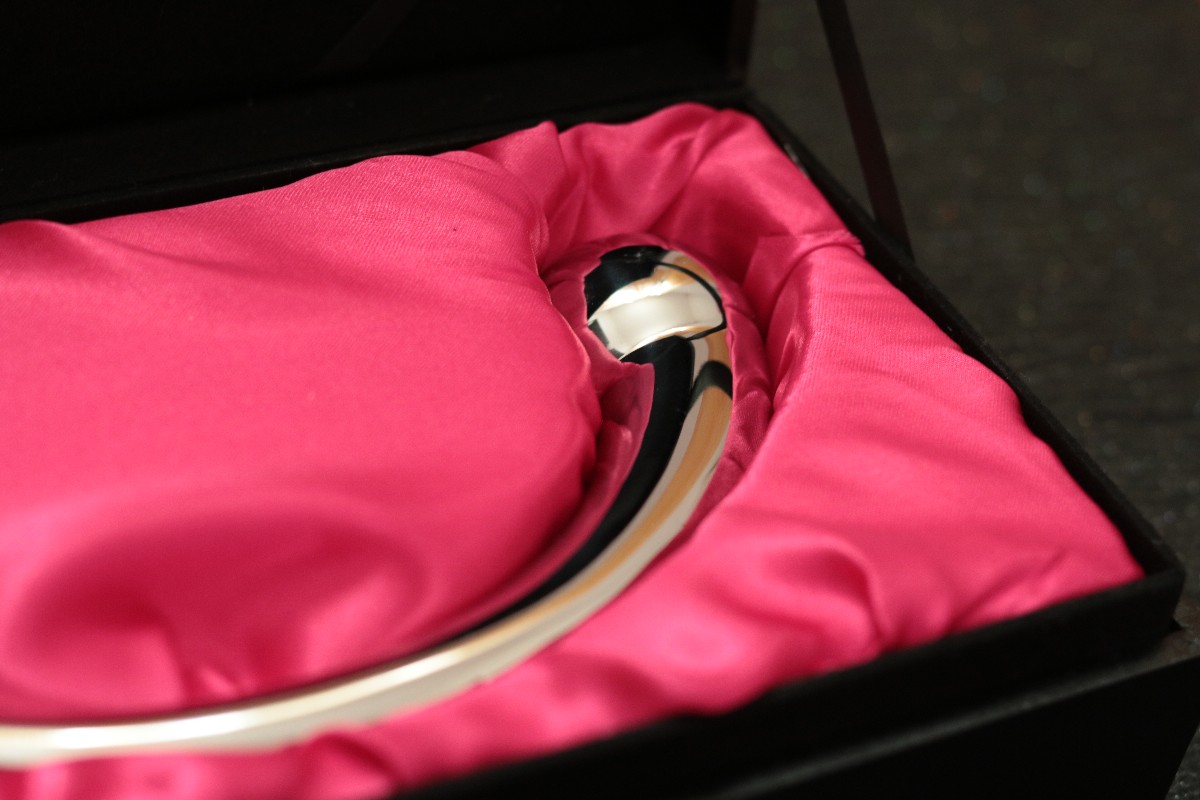 njoy Pure Wand, Dildo aus Metall, Metall Sextoy, Pure Wand