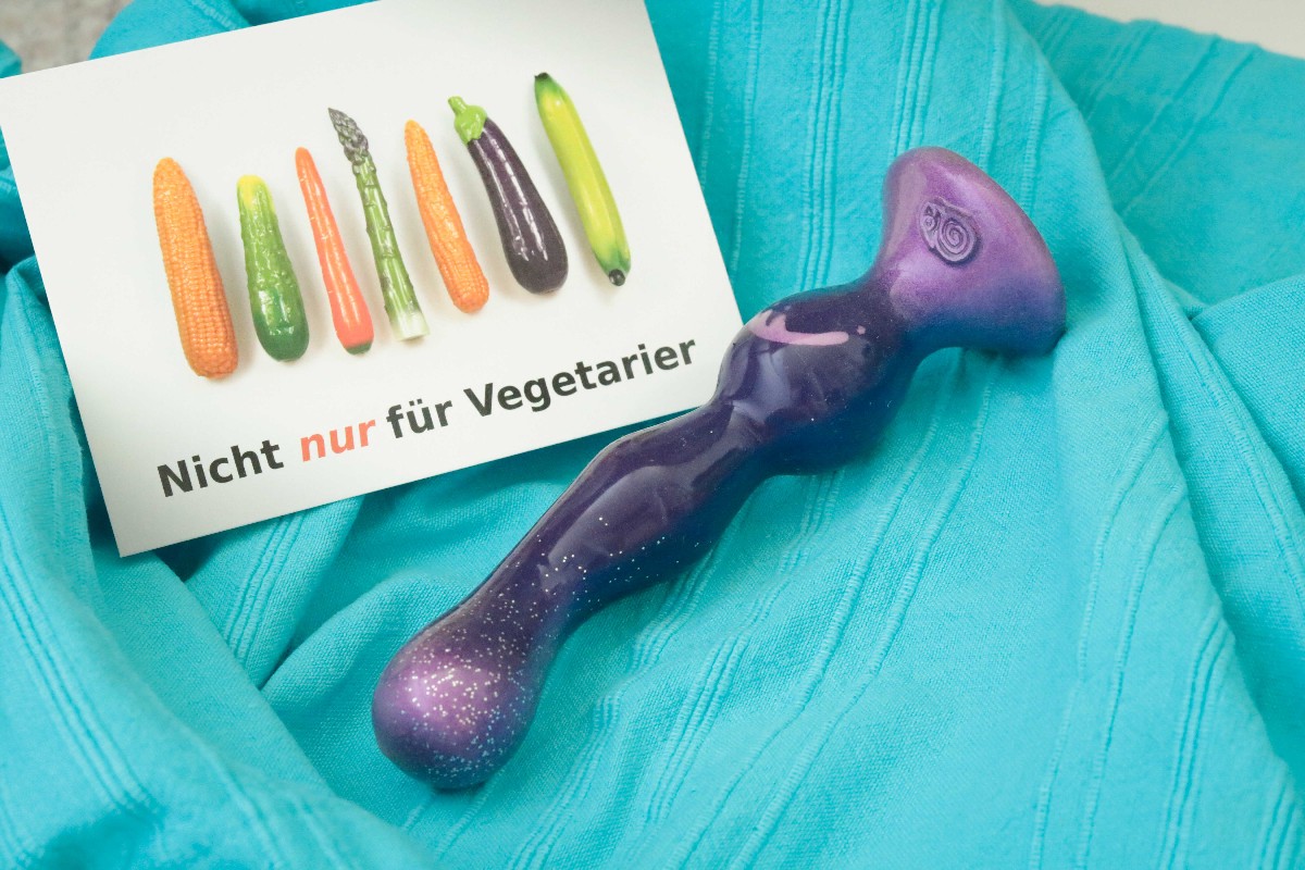 SelfDelve, Gemüsedildo, Obstdildo, Gemüse Dildo, Obst Dildo, Self Delve, SelfDelve Erfahrung, SelfDelve Test, Mais Dildo, Banane Dildo, Silikon Knebel, SelfDelve Skulpturen, Selfdelve Luft, Dildo Manufaktur