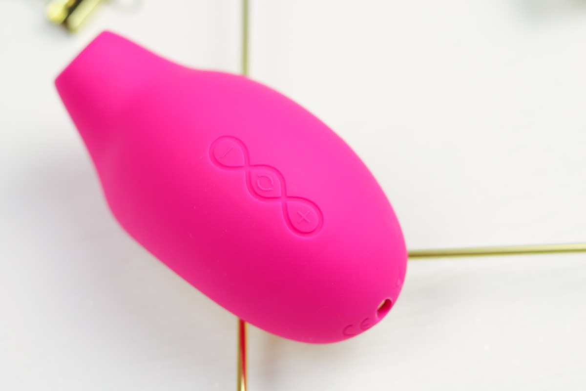 Lelo Sona, Lelo Sona Test, Lelo Sona Erfahrung, Lelo Sona Review, Sona Cruise Test, Sona Cruise Erfahrung, Lelo Sona Womanizer, Lelo Sona Satisfyer, Ultraschall Vibrator, Lovehoney Gutschein, Druckwellenvibrator, Womanizer Sona, Lelo Erfahrung, Womanizer Vergleich, Womanizer Erfahrung