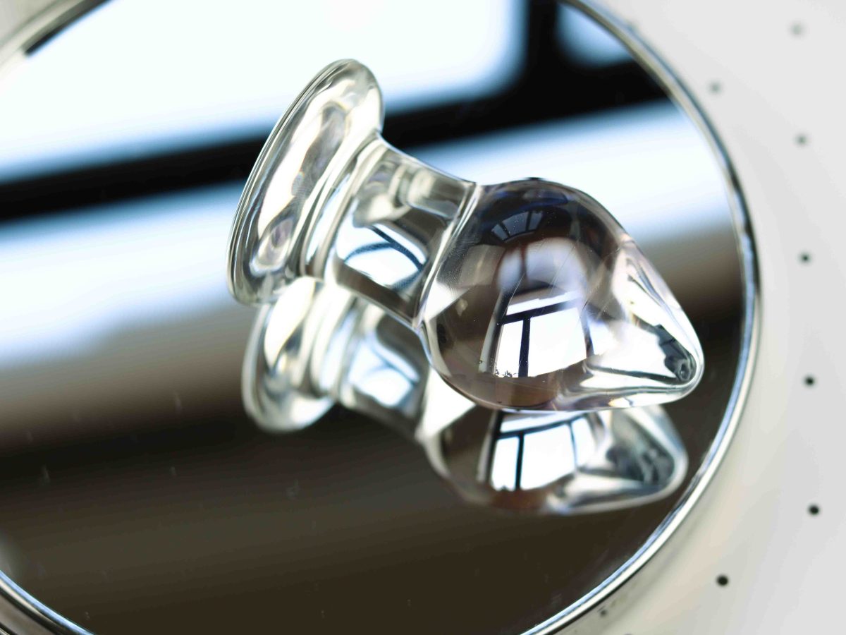 Analplug aus Glas, Plug aus Glas, Glas auf Spiegel