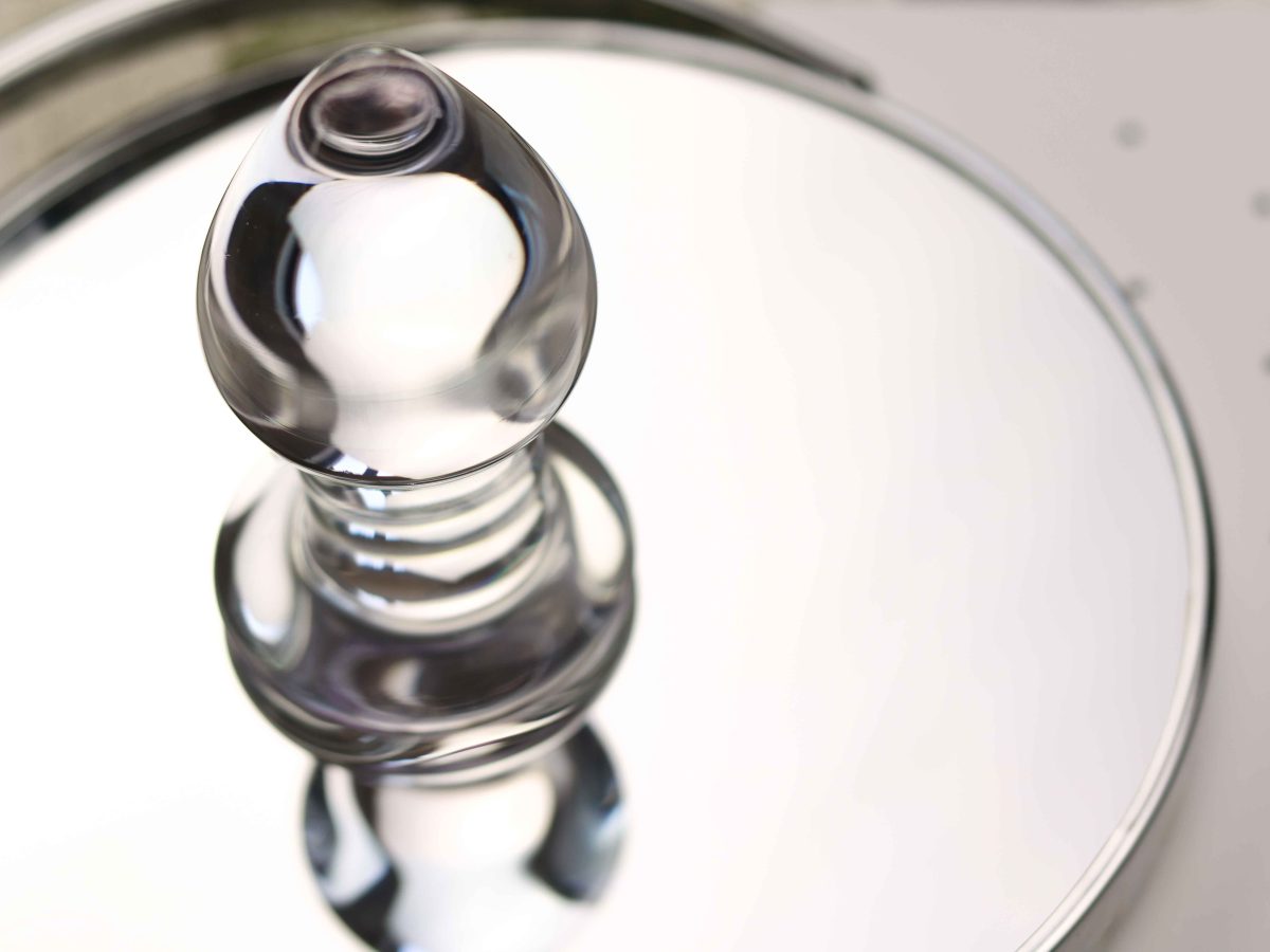 Analplug aus Glas, Plug aus Glas, Glas auf Spiegel
