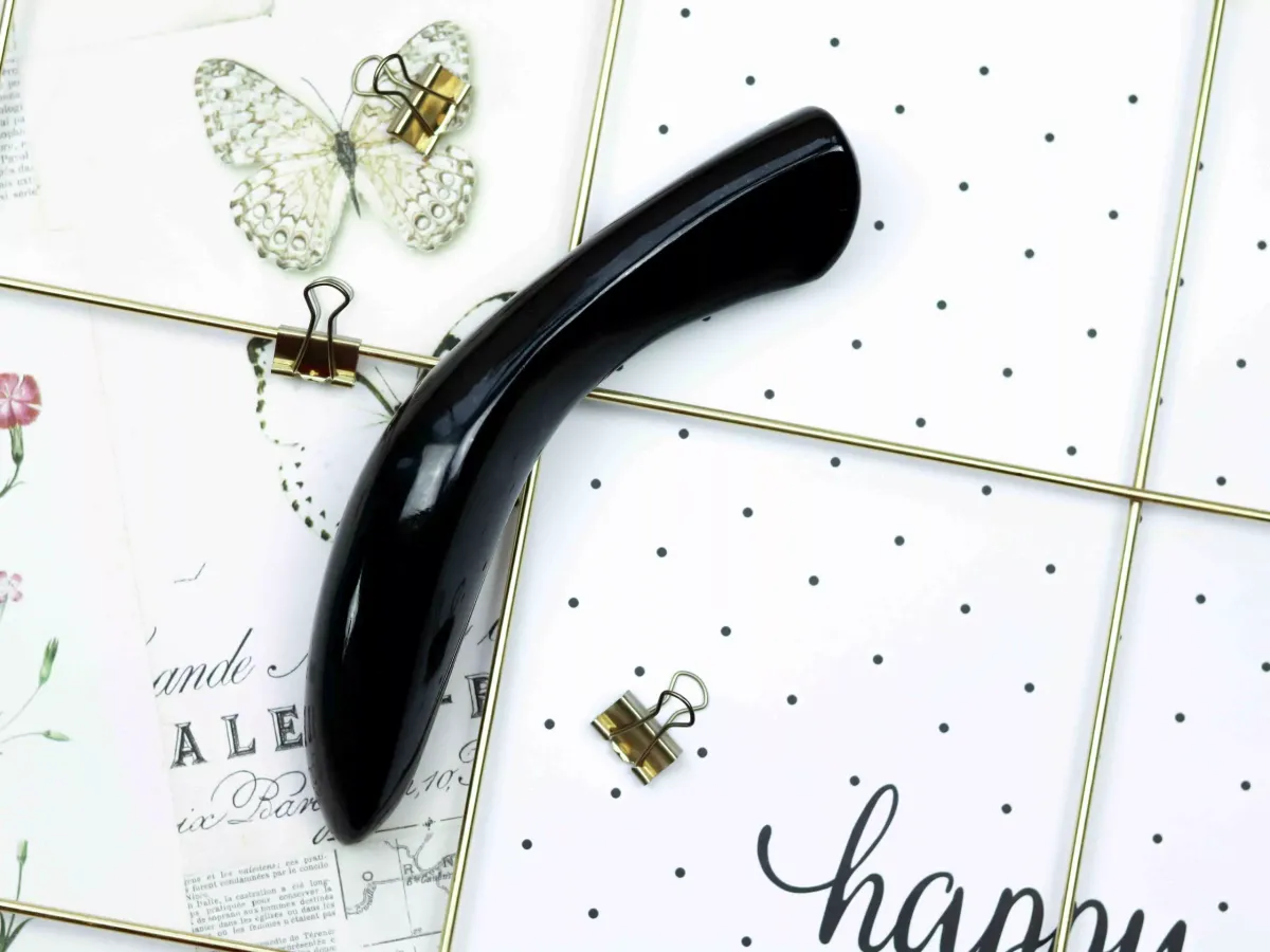 Anleitung G-Punkt Orgasmus, Anleitung Squirting, Anleitung weibliche Ejakulation, bester G-Punkt Dildo, Laid D.2, Dildo aus Stein, Dildo aus Granit, schwerer Dildo, edler Dildo, Dildo Geschenk