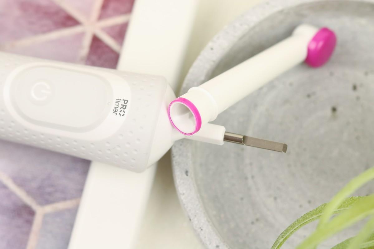 Tingletip Vibrator, Zahnbürste Aufsatz, Zahnbürste Vibrator, Zahnbürste Vibrator Aufsatz, Tingletip, Tingletip Review, Tingletip Erfahrung, Zahnbürste als Vibrator, Zahnbürste Masturabtion, Lovhoney Rabatt, Lovehoney Erfahrung, Lovehoney Gutschein, Sextoys Test, Sextoys Review, Klitorisvibrator, Zumio Test, Zumio Vibrator, Zumio Alternative