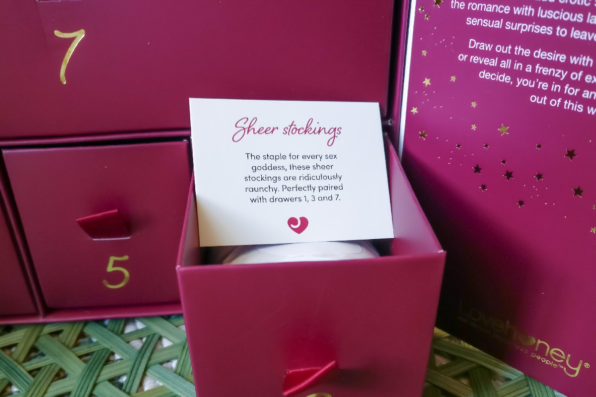 Adventskalender EIS Amorelie Lovehoney Vergleich, Adventskalender für Paare, Adventskalender Lovehoney, lohnt sich Lovehoney Adventskalender, Lovehoney Adventskalender 2020 Inhalt unboxing, Lovehoney Adventskalender 2020 kaufen, Lovehoney Adventskalender Erfahrung, Lovehoney Adventskalender für Paare, Lovehoney Adventskalender Inhalt, Lovehoney Adventskalender Inhalt 2019 was ist drin, Lovehoney Adventskalender Test, Lovehoney Adventskalender was war drin, Lovehoney Kalender günstig kaufen, Lovehoney Kalender Inhalt, Lovehoney Kalender Test, Dessous Adventskalender, Lingerie Adventskalender, Dessous Weihnachten, Unterwäsche Adventskalender, Sexy Adventskalender