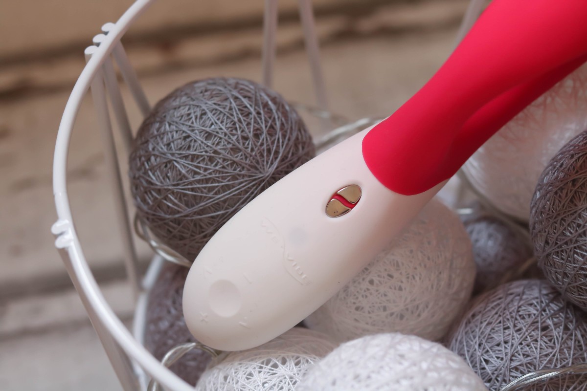 We Vibe Nove, We Vibe Nova Test, We Vibe Nova Erfahrung, We Vibe Nova Review, bester Rabbit Vibrator, bester Vibrator, playful Shop, playful Erfahrung, Sexshop Schweiz, Sexshop Zürich